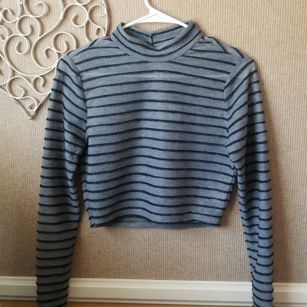 Wild Fable Grey Sheer Top size XS